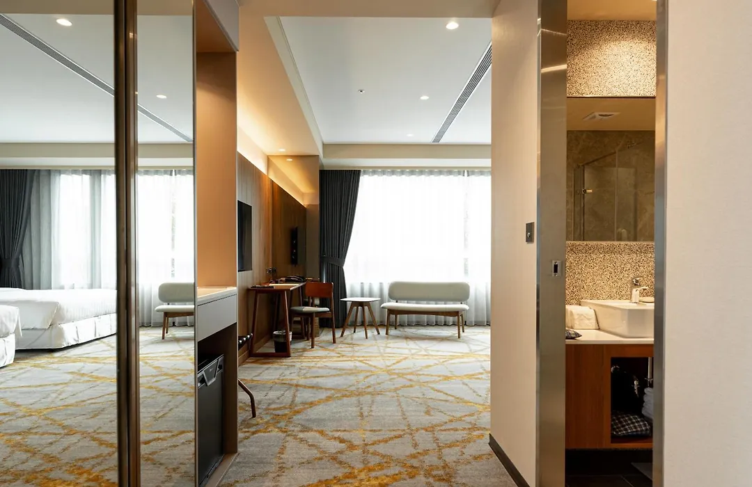 Home Hotel-1